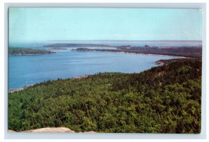 Vintage View Of The Presque Isle Area Marquette Michigan Postcard P60E