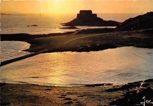 BR21411 Coucher de soleil sur le Fort de Petit Be a Saint Malo  France