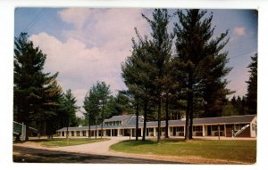 NH - North Conway. White Trellis Motel