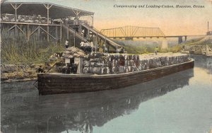 J38/ Houston Texas Postcard c1910 Compressing Loading Cotton Boat 103