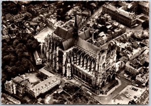 VINTAGE CONTINENTAL SIZED POSTCARD AERIAL VIEW NOTRE-DAME CATHEDRAL AMIENS RPPC