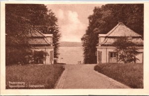 Denmark Fredensborg Tepavillonen i Slotsparken Fredensbor Vintage Postcard 09.12