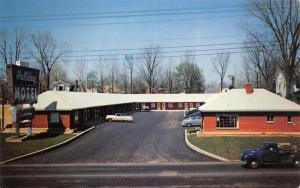 Richmond Indiana 1950s Postcard Holiday Motel Cars Truck