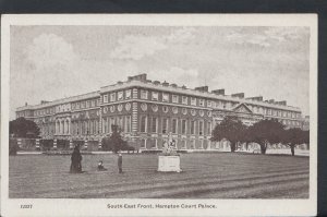 Middlesex Postcard - South East Front, Hampton Court Palace  RS5616