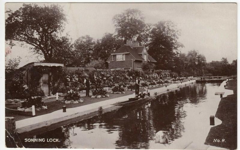 Berkshire; Sonning Lock No 8 RP PPC, 1932 PMK, Note Flower Beds & Boater