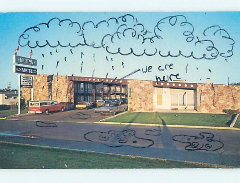 Damaged Pre-1980 OLD CARS & FLAGSTONE MOTEL Lethbridge AB M2624