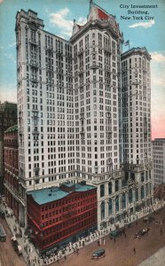 VINTAGE POSTCARD CITY INVESTMENT BANK AND NEW YORK CITY STREET SCENE c. 1910