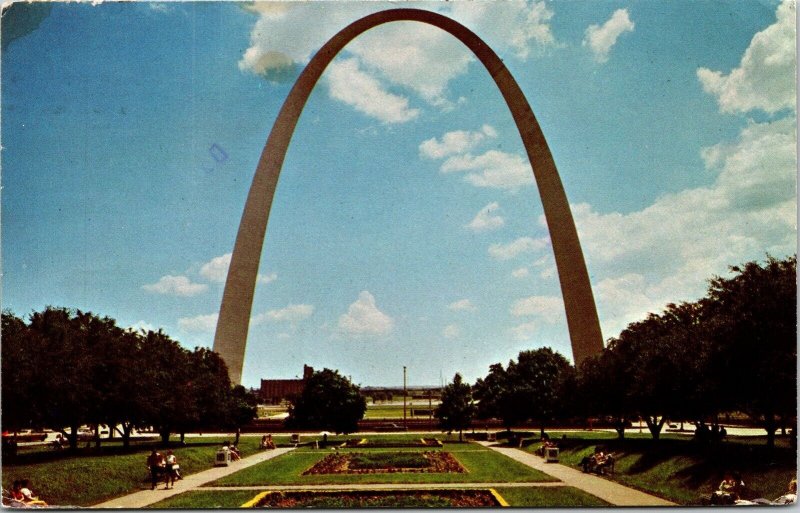 Gateway Arch Jefferson National Expansion Memorial Alamogordo NM 88310 Postcard 