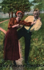 Vintage Postcard 1913 Lovers Couple Holding Hands At The Park Sweet Romance