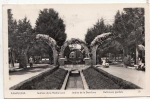 BF32894 pamplona jardines de la media luna spain  front/back image
