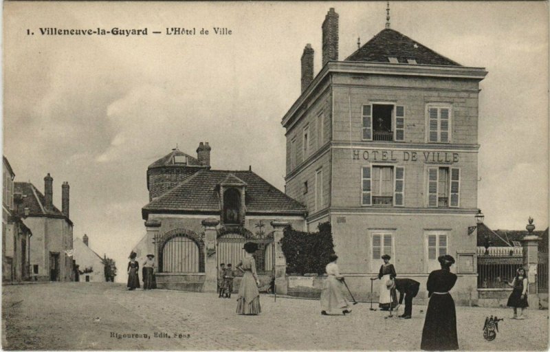 CPA VILLEBLEVIN la Guyard - L'Hotel de Ville (124669)