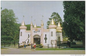 LONDON, Ontario, Canada, 1940-1960´s; Storybook Gardens, The Entrance Castle