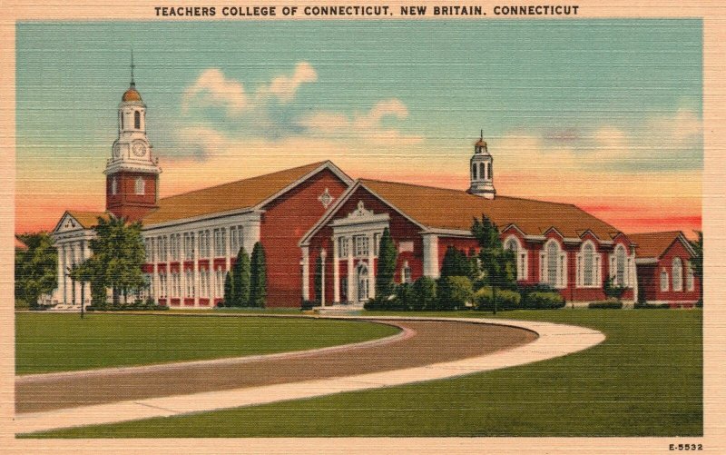 Vintage Postcard 1930's Teacher's College Of Connecticut New Britain Connecticut