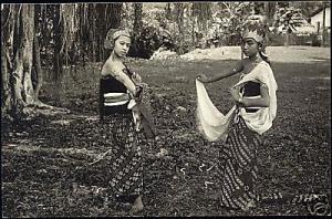 indonesia, JAVA, Wayang Wong Dancers Batik (1930) RPPC