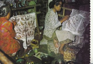 Republic of Indonesia Postcard - Craft Worker - Batik Making - Ref TZ5362