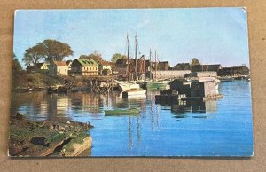 UNUSED POSTCARD - CAMDEN, MAINE - CARD BY AMERICAN AIRLINES ON BACK