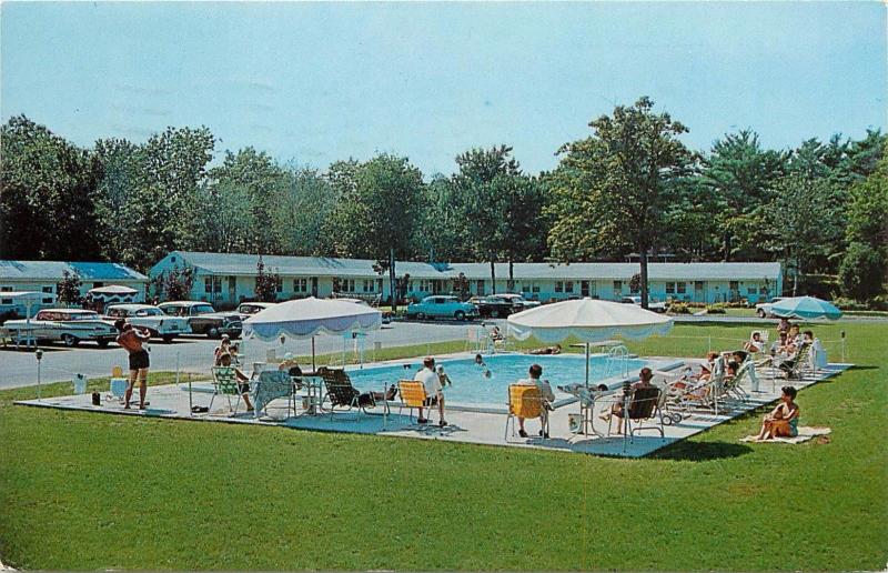 Henry's Tourist Court & Sun N Sand Motel Salisbury Beach MA old cars Postcard