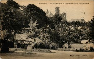 CPA LAON Cathedrale Place Aristid-Briand (992299)