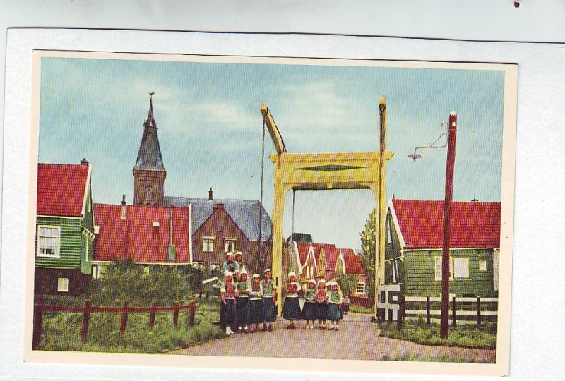 P1314 vintage unused postcard marken-holland young girls red top houses