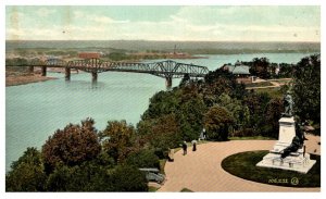 Ottawa  Alexandra Bridge & Queen Victoria Statue