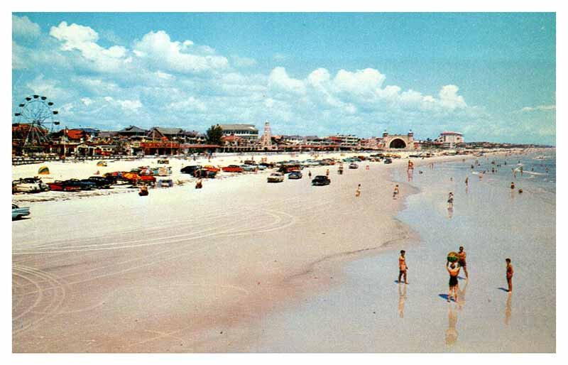 Postcard BEACH SCENE Daytona Beach Florida FL AR1402