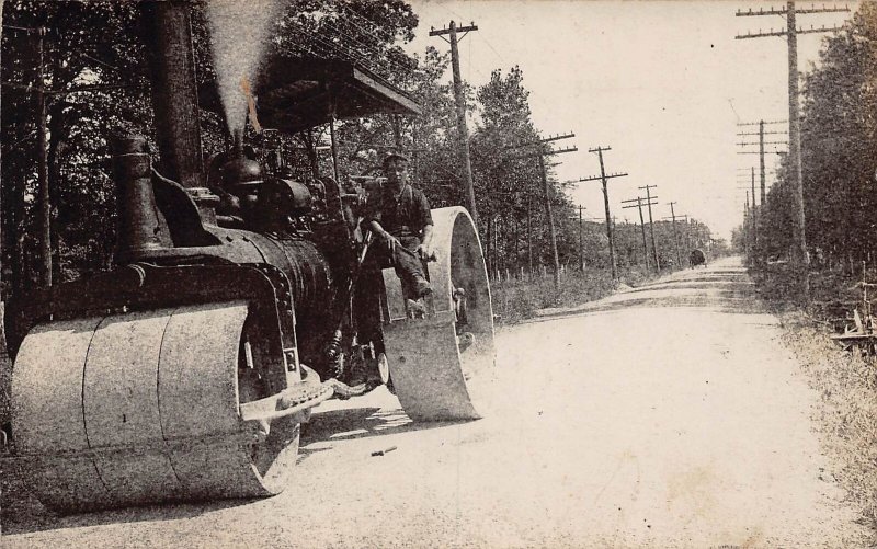 DS1/ Interesting RPPC Postcard c1910 Steam Engine Tractor Road Work 373