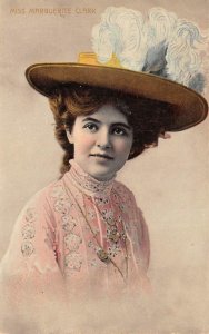 BEAUTIFUL WOMAN GLAMOUR ACTRESS MISS MARGUERITE CLARK FEATHER HAT POSTCARD