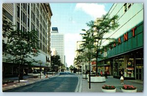 Minneapolis Minnesota Postcard Nicollet Mall Looking South c1960 Vintage Antique