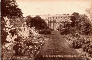 VINTAGE POSTCARD KING'S GARDEN AT HAMPTON COURT ROYAL PALACE LONDON ENGLAND U.K.