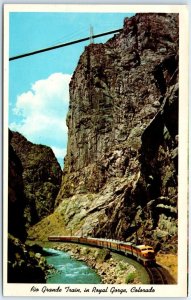 Postcard - Rio Grande Train, in Royal Gorge - Colorado