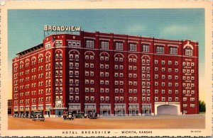 Linen Postcard Hotel Broadview in Wichita, Kansas