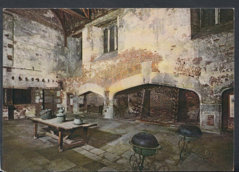 Middlesex Postcard - Hampton Court Palace - Henry VIII's Great Kitchen   T7049