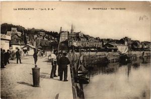 CPA Le Normandie - TROUVILLE - Sur la Quais (516532)