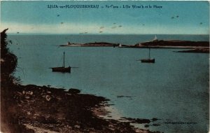 CPA Lilia-en-PLOUGUERNEAU - St-Cava - L'Ile Wrac'k et le Phare (252691)