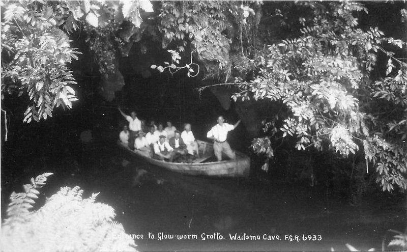 1950s Entrance Glow Worm Grotto Waitomo Cave RPPC real photo postcard 2597