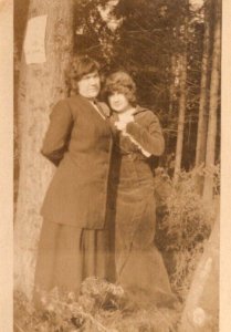 RPPC Real Photo Postcard - Mother & Daughter Posing For Picture  c1910