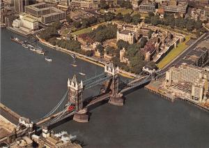 uk4982 air view tower of  london  uk