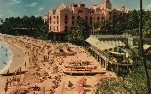 Vintage Postcard Waikiki Honolulu Surf Sand Lovers Hawaiian Sunshine Temperature