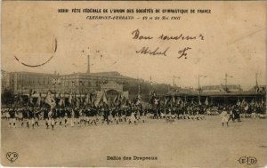 CPA CLERMONT-FERRAND - Defile des drapeaux (118268)