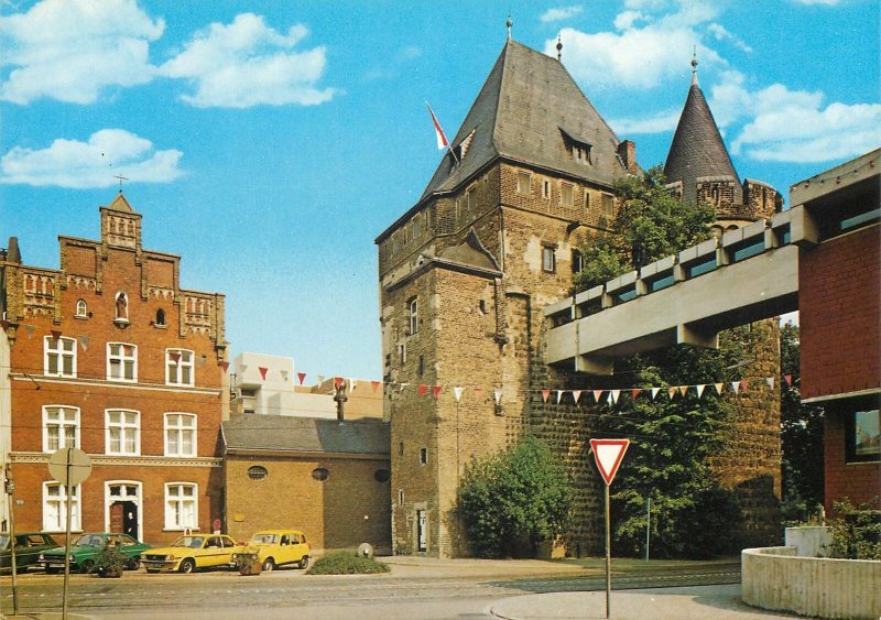 Postcard Germany Neuss am Rhein Obertor und Obertorkapelle