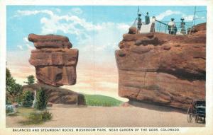 USA - Balanced and Steamboat Rocks Mushroom Park Near Garden of the Gods 02.04