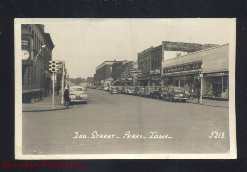 RPPC PERRY IOWA DOWNTOWN SECOND STREET SCENE 1950's CARS REAL PHOTO POSTCARD