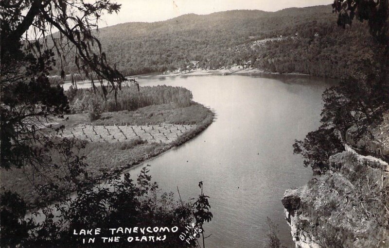 RPPC, Lake Taneycomo, Blake Photo, near  Branson MO,Old Post Card