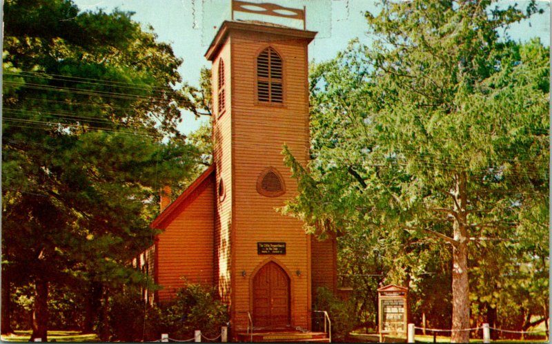 Vale IA Little Borwn Church Postcard unused (20674)