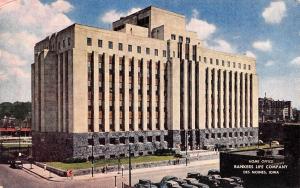 DES MOINES, IA Iowa   BANKERS LIFE COMPANY OFFICE   40's CARS   1946 Postcard