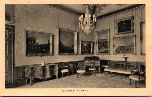 Tucks Windsor Castle Quen's Closet