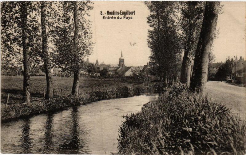 CPA MOULINS-ENGILBERT - Entrée du Pays (518450)