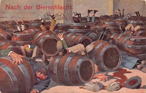 Comic Humor 1913 Nach der Bierschlacht Beer Barrels Drunk Men Fall postcard C361