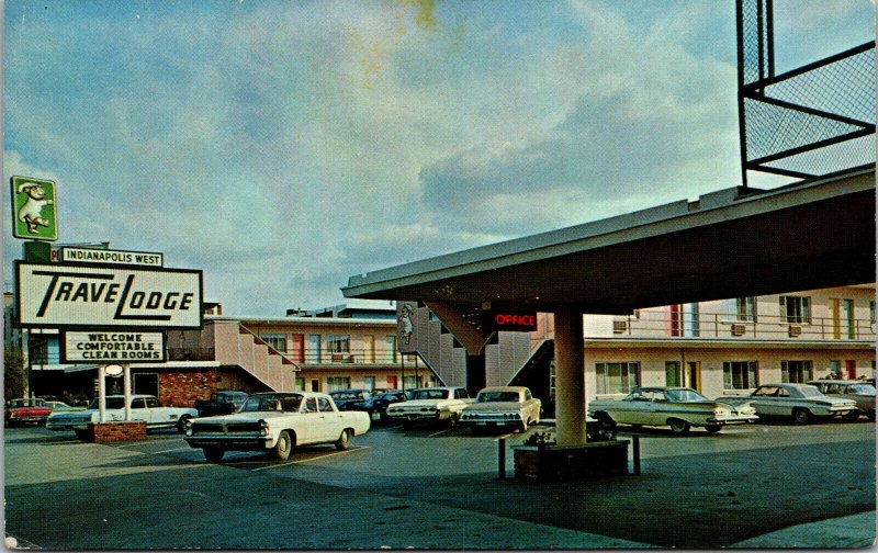 Vtg 1960s Indianapolis TraveLodge West Motel Hotel Old Cars Indiana IN Postcard