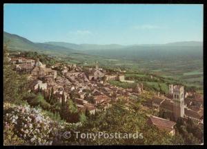 Assisi - Panorama con veduta della Cattrdrale e Basilica di S. Chiara